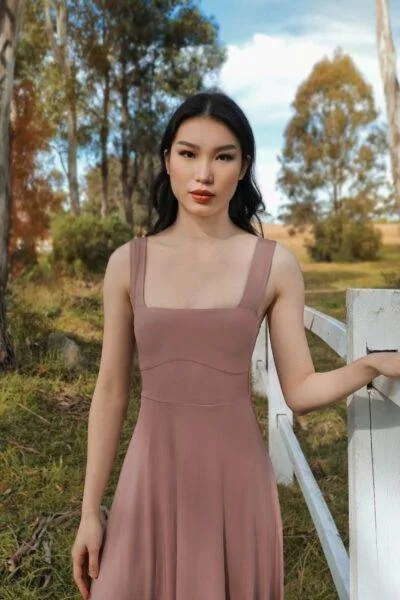 Robe a bretelle luxe berry